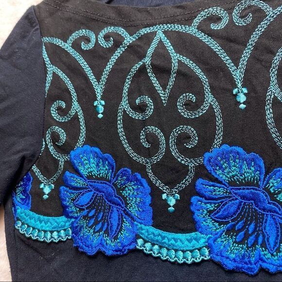 Adam Pour Eve Paris Embroidered Front T-Shirt - Picture 5 of 9